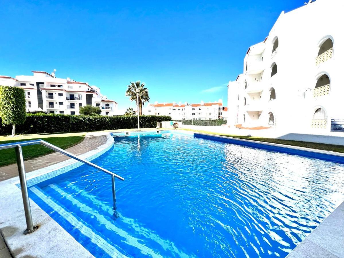 Апартаменты Albufeira Downtown With Pool By Homing Экстерьер фото