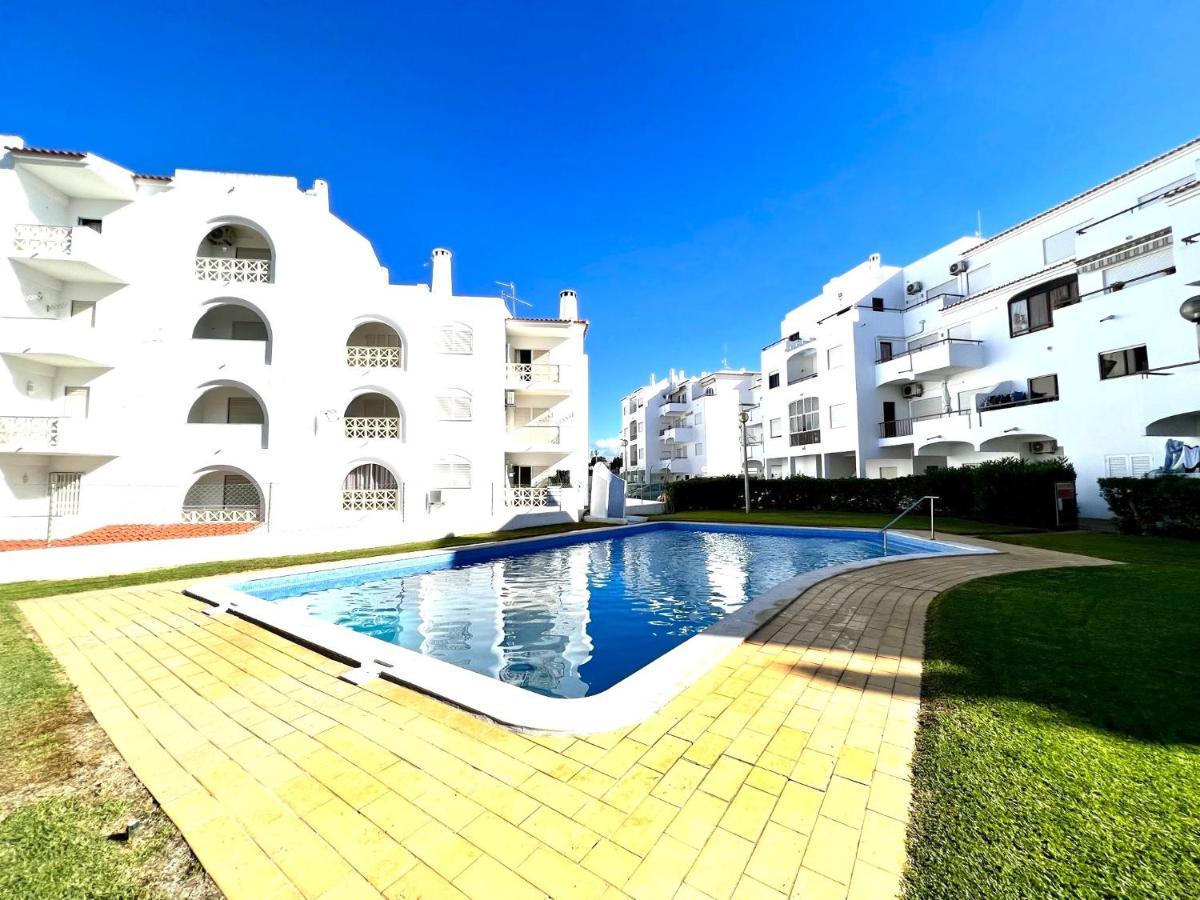 Апартаменты Albufeira Downtown With Pool By Homing Экстерьер фото