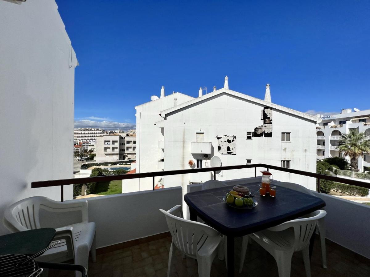 Апартаменты Albufeira Downtown With Pool By Homing Экстерьер фото